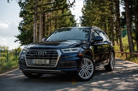 Audi Q5 — exterior view 4