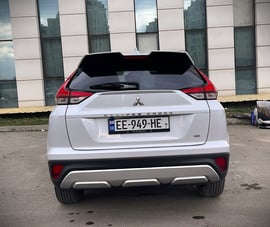Mitsubishi Eclipse Cross — exterior view 3