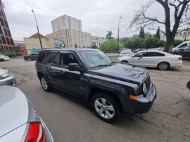 Jeep Patriot — exterior view 4