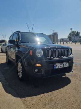 Jeep Renegade — exterior view 2