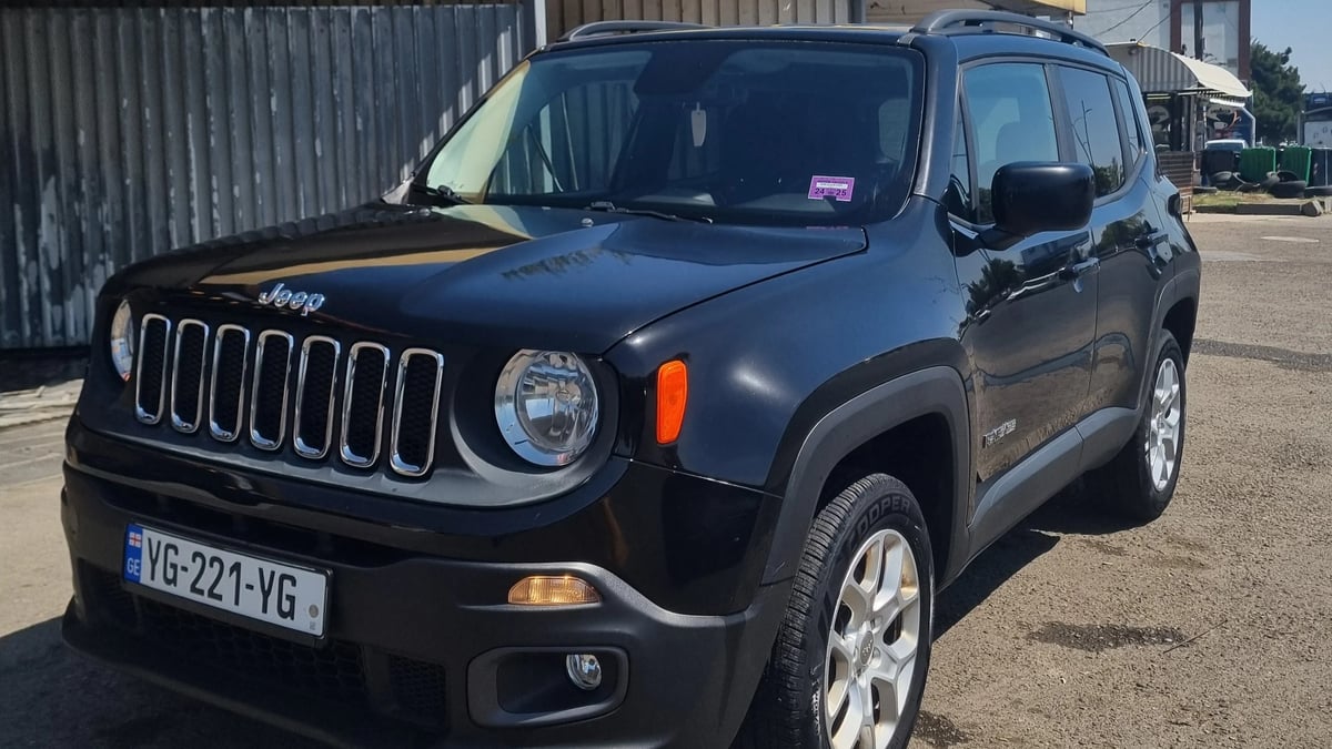 Jeep Renegade for rent in Georgia from 45 € per day