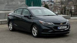 Chevrolet Cruze — exterior view 1