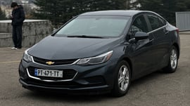 Chevrolet Cruze — exterior view 4