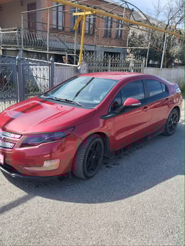 Chevrolet Volt view 4