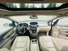 Honda Odyssey — exterior view 6