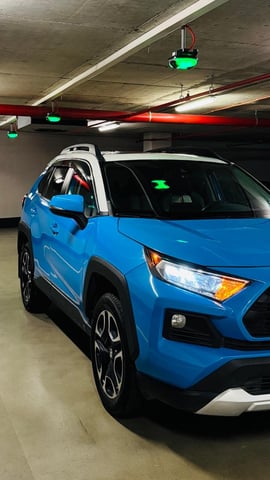 Toyota RAV4 — exterior view 5