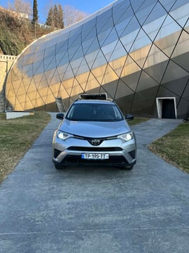 Toyota RAV4 — exterior view 5