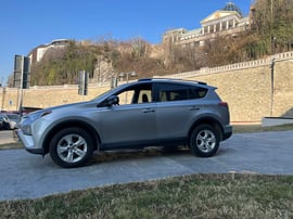 Toyota RAV4 — exterior view 7