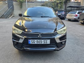 Mitsubishi Outlander Sport SE — exterior view 3