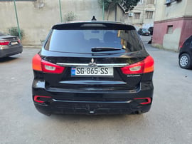 Mitsubishi Outlander Sport SE — exterior view 6