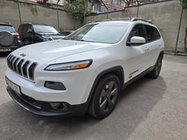 Jeep Cherokee Latitude — exterior view 1