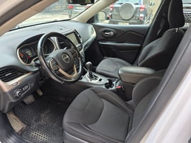 Jeep Cherokee Latitude — exterior view 7
