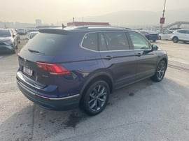 Volkswagen Tiguan view 3