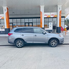 Mitsubishi Outlander — exterior view 6
