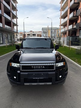 Toyota Prado — exterior view 2