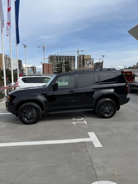 Toyota Prado — exterior view 4