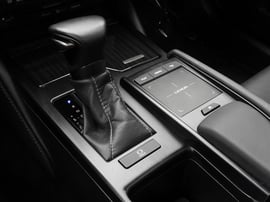 Lexus es300h — exterior view 3