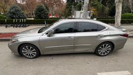 Lexus es300h — exterior view 7