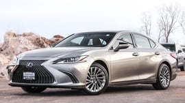 Lexus es300h — exterior view 1