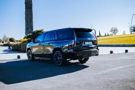 Cadilac Escalade — exterior view 2