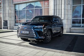 Lexus LX600 — exterior view 2