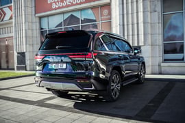 Lexus LX600 — exterior view 3