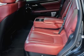 Lexus LX — exterior view 6