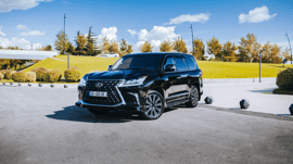 Lexus LX — exterior view 1