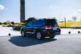 Toyota land cruiser 200 — exterior view 4