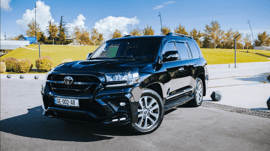 Toyota land cruiser 200 — exterior view 1