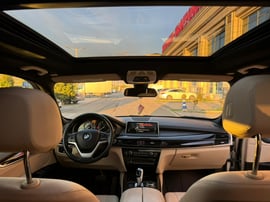 BMW X5 — exterior view 6