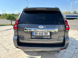 Toyota prado — exterior view 4