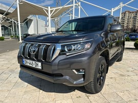 Toyota prado — exterior view 1
