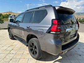 Toyota prado — exterior view 5