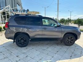 Toyota prado — exterior view 7