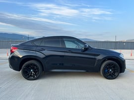 BMW X6 — exterior view 3