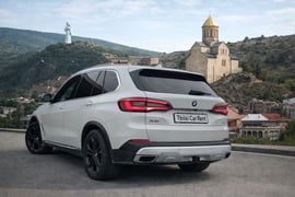 BMW X5 — exterior view 2
