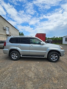 Lexus GX470 — exterior view 2
