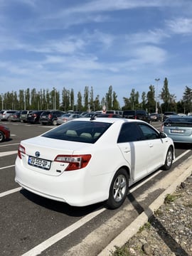 Toyota Camry — exterior view 4