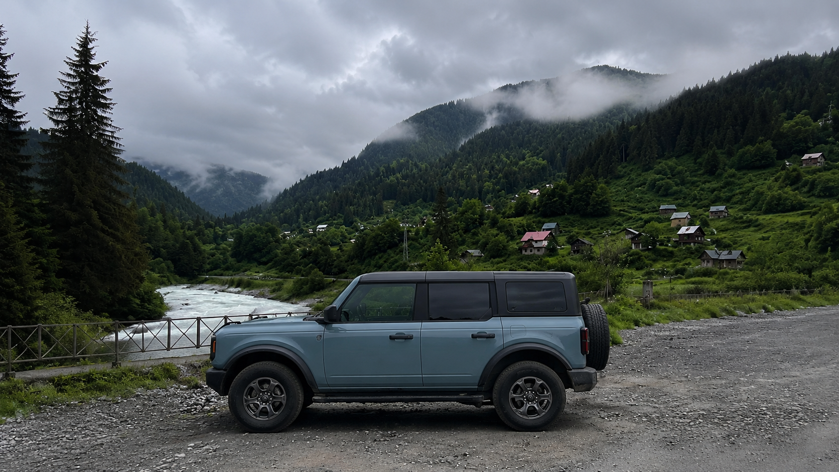 Ford Bronco — exterior view 4