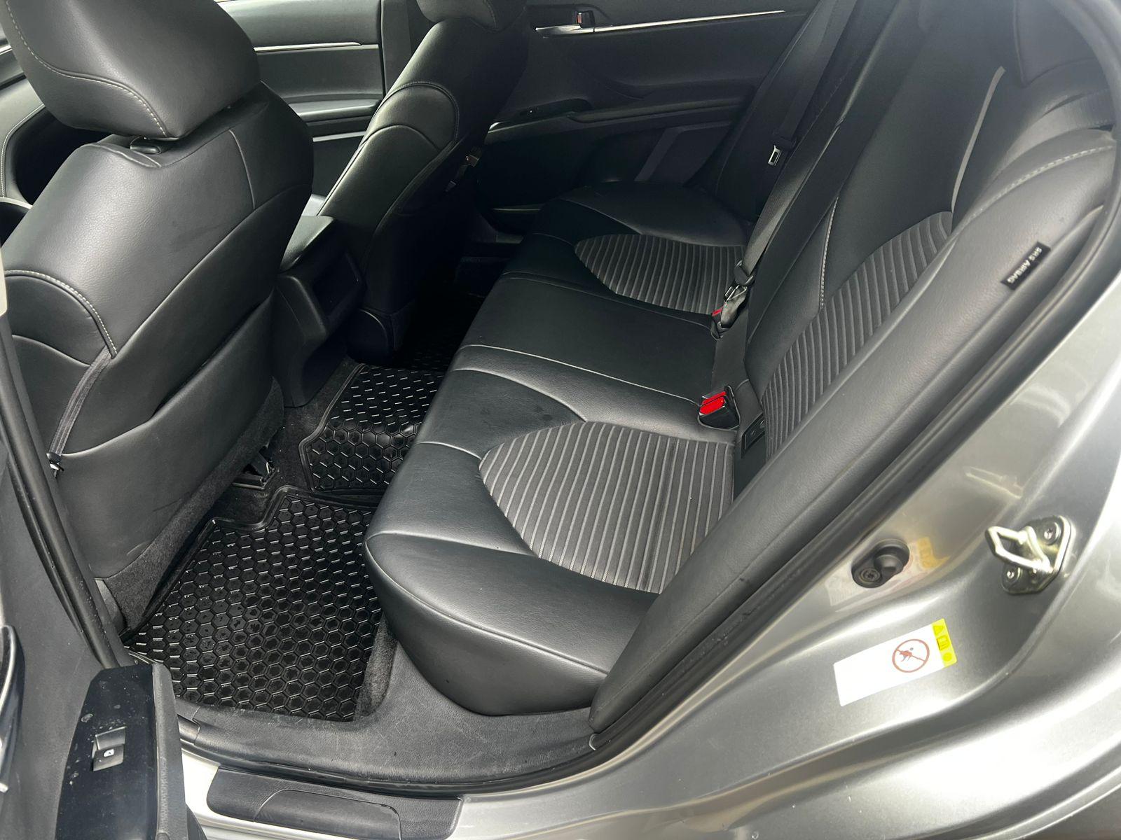 Toyota Camry — exterior view 6