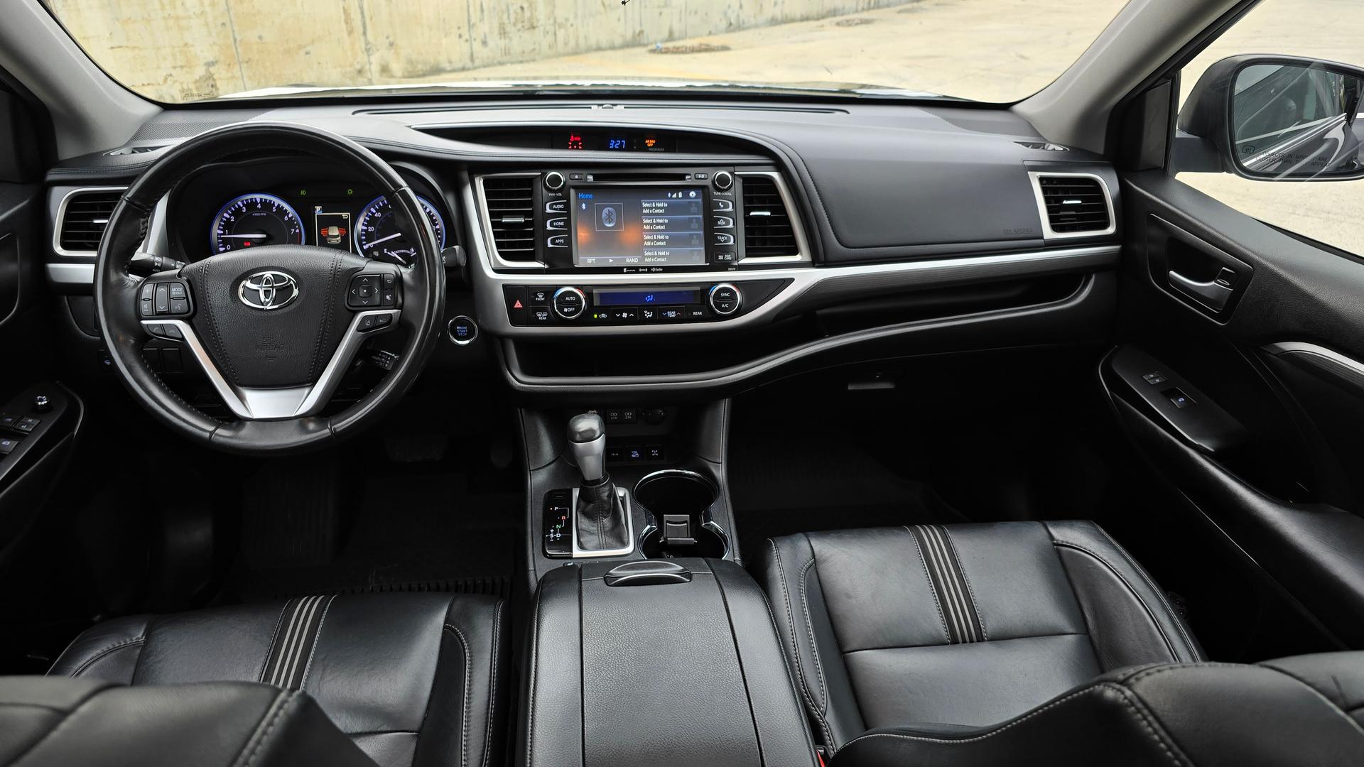 Toyota Highlander — exterior view 7