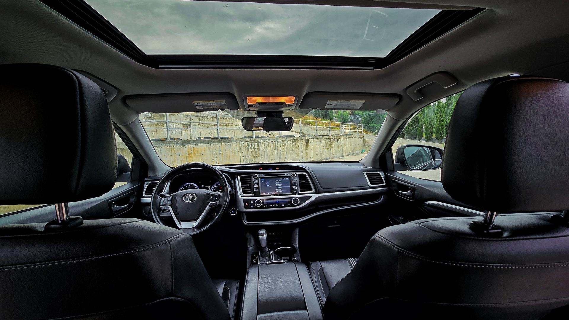 Toyota Highlander — exterior view 8
