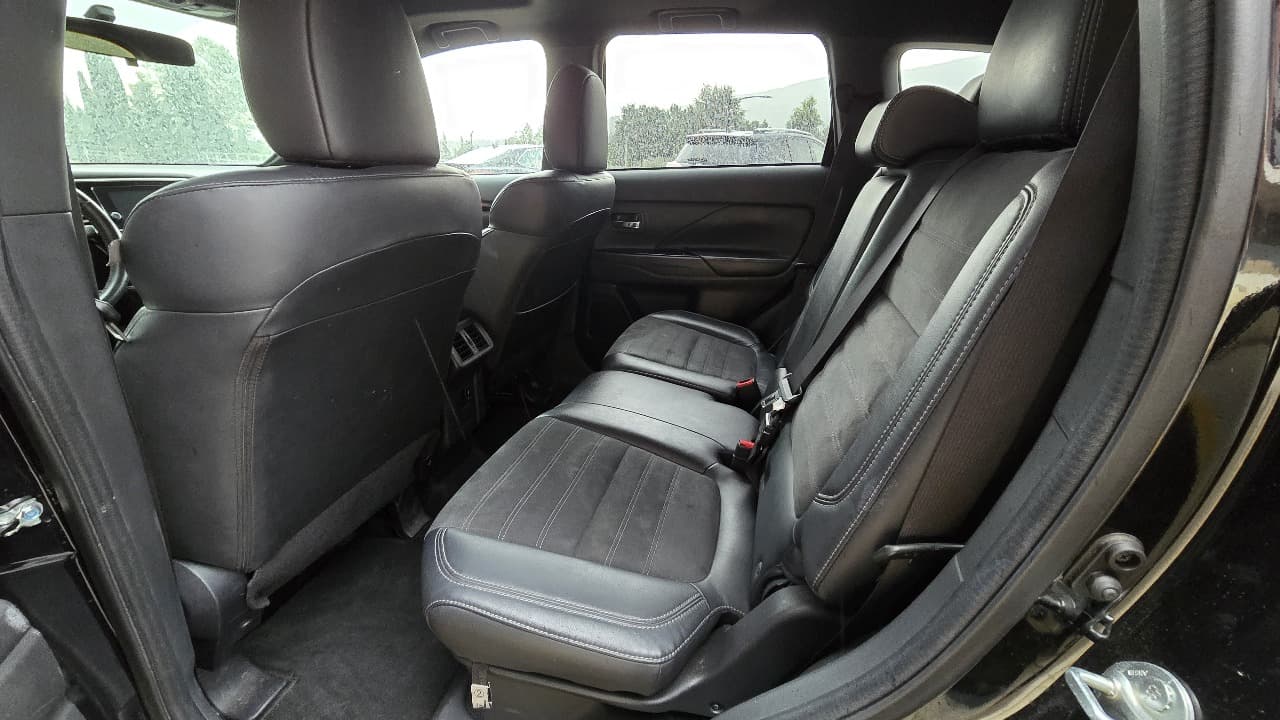 Mitsubishi Outlander — exterior view 8
