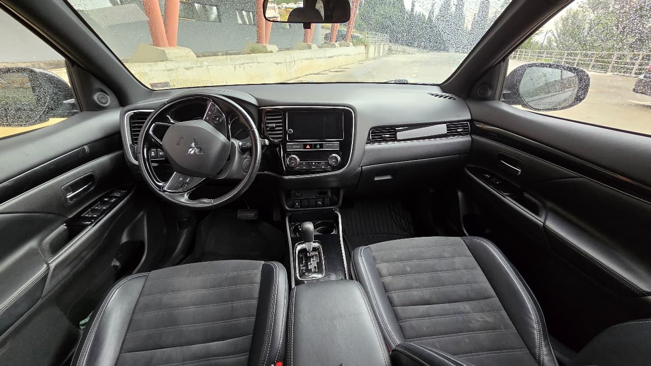 Mitsubishi Outlander — exterior view 9