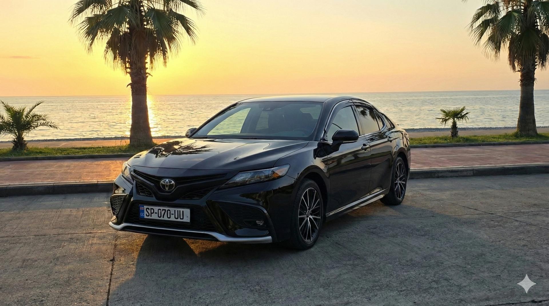 Toyota Camry — exterior view 3