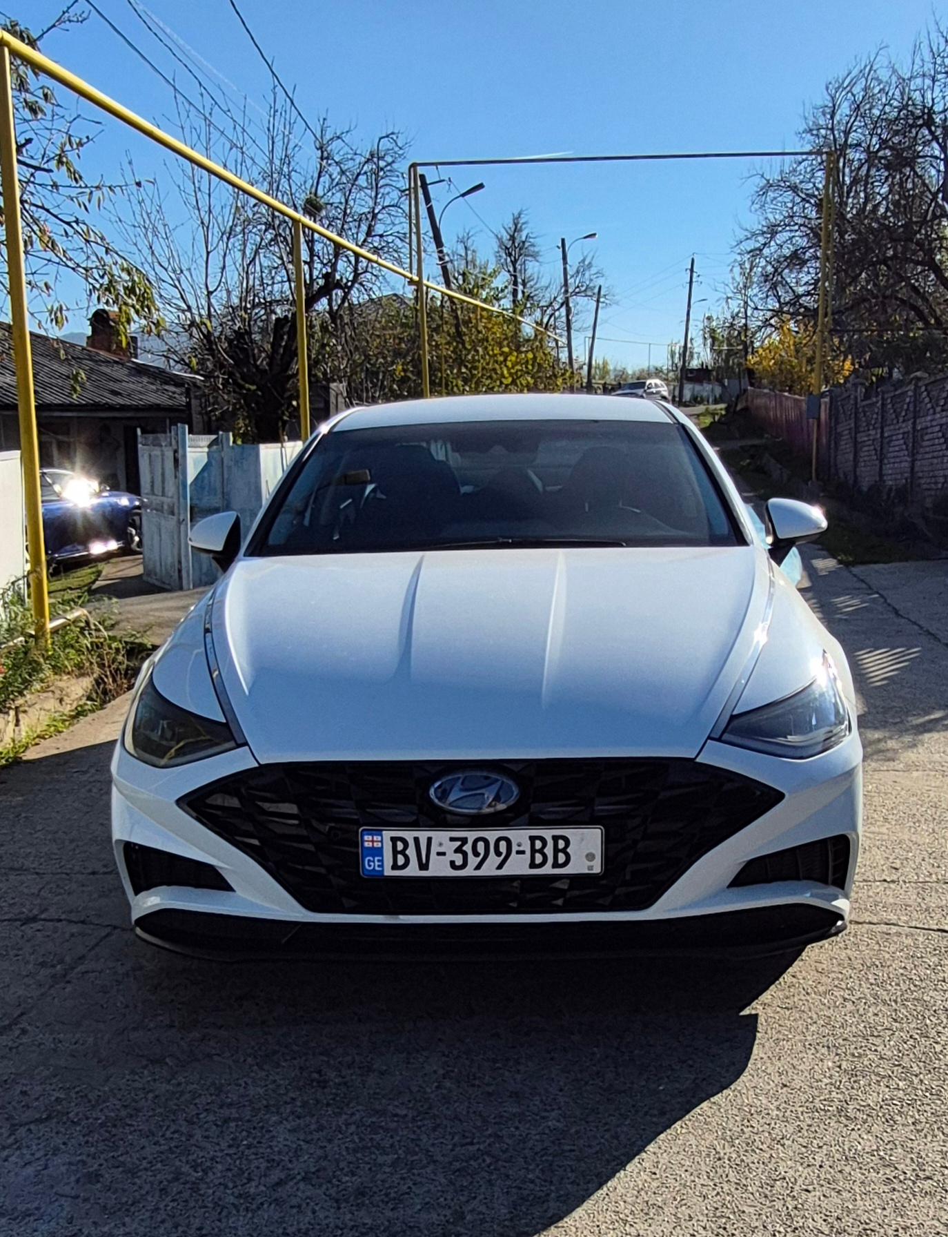 Hyundai Sonata — exterior view 2