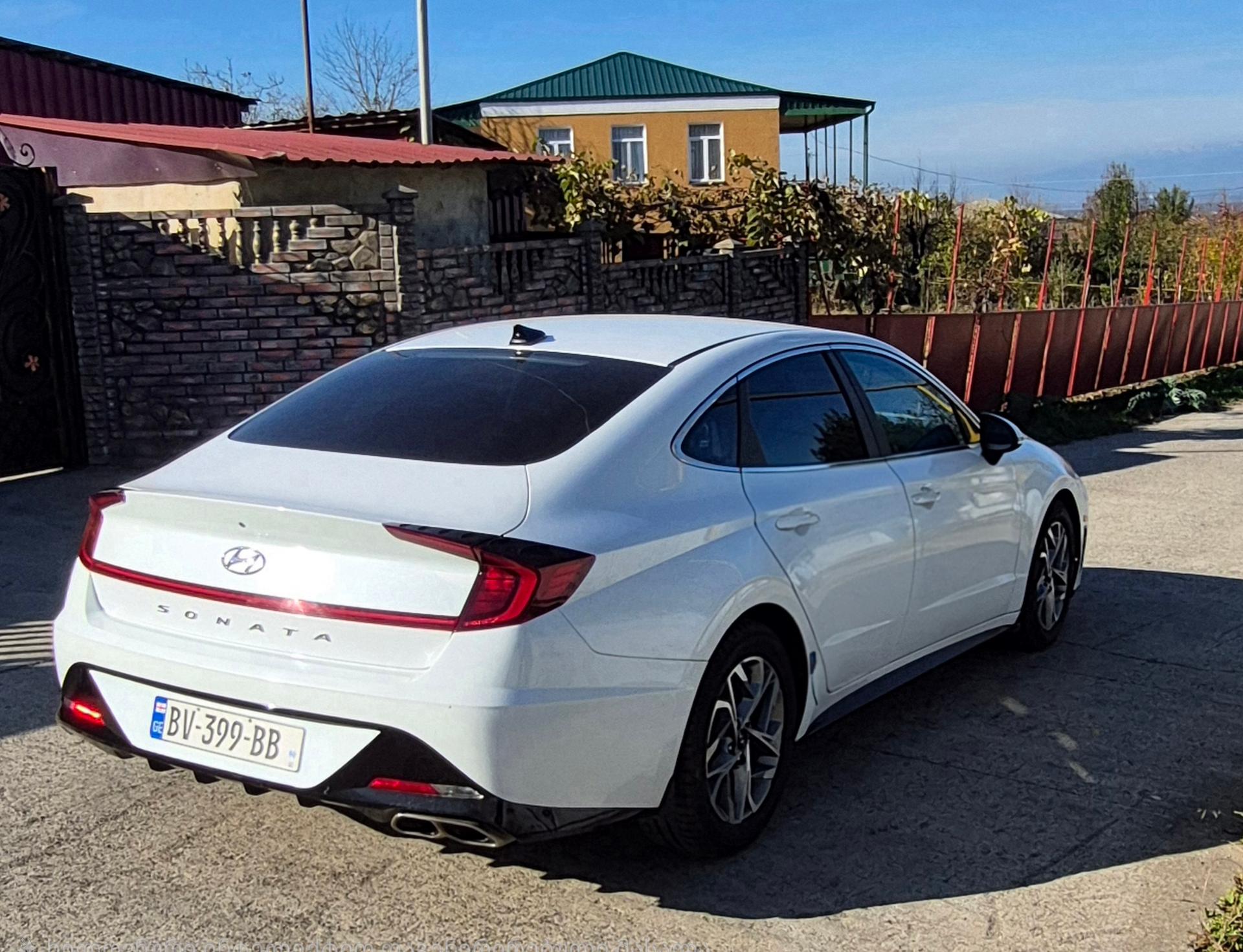 Hyundai Sonata — exterior view 6