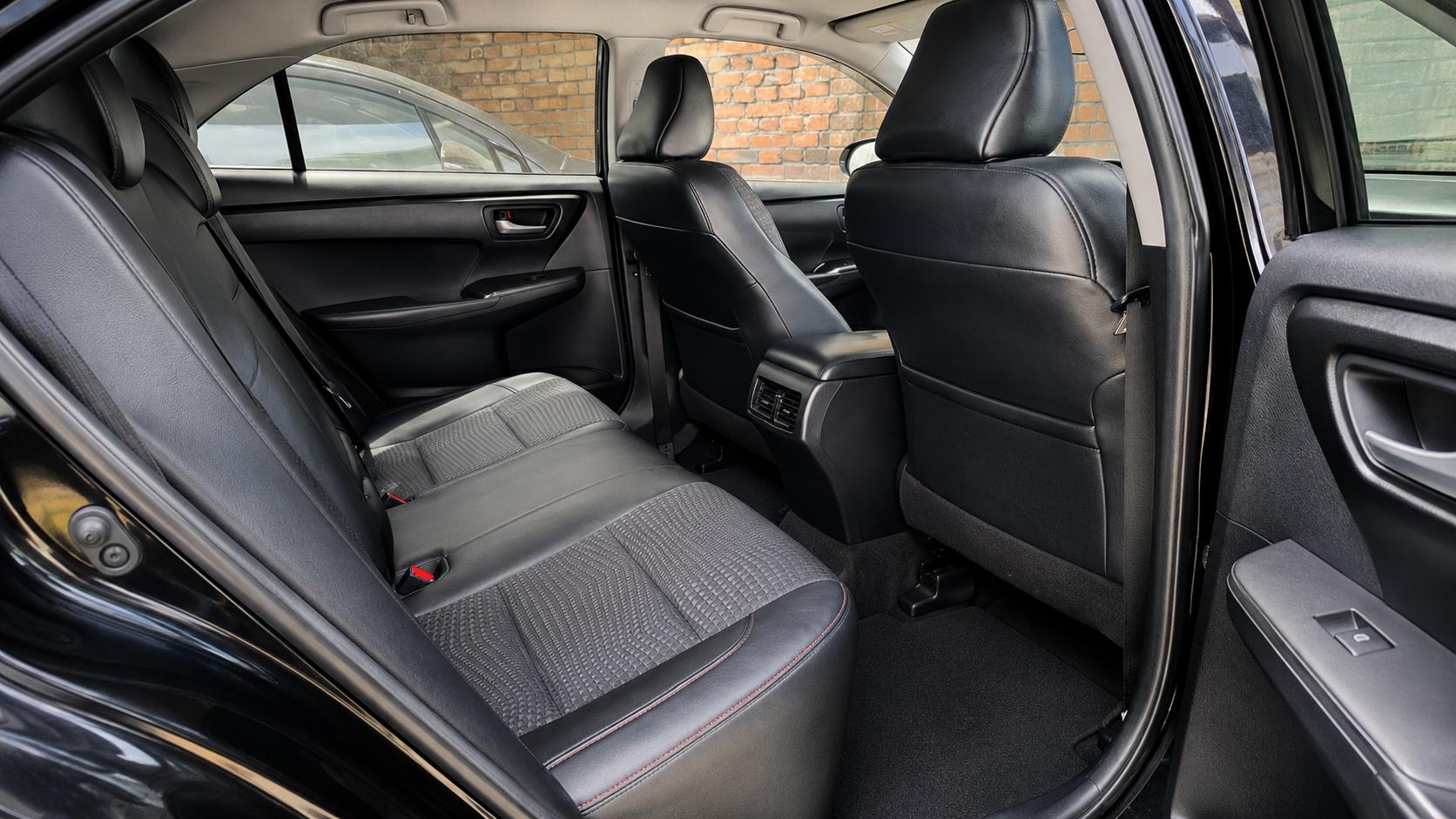 Toyota Camry — exterior view 9