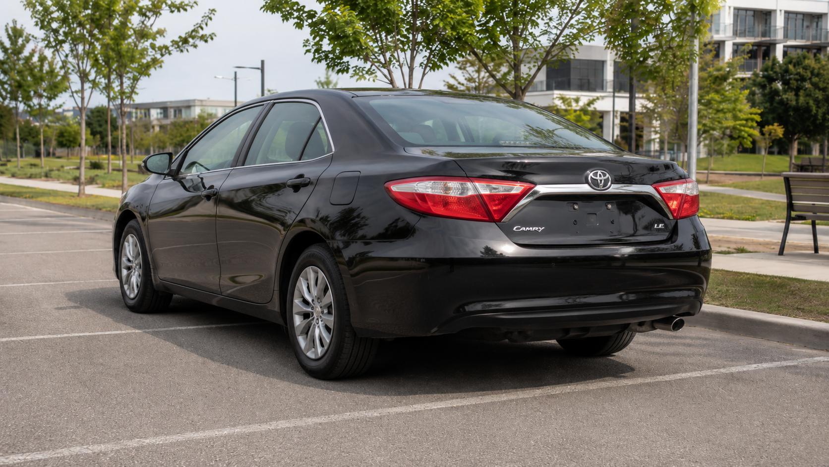 Toyota Camry — exterior view 6